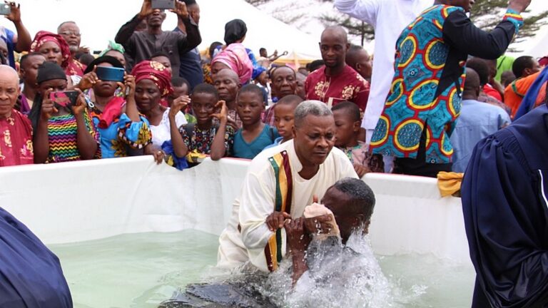 Более 10 000 человек крещено в Восточной Нигерии на фестивале крещения